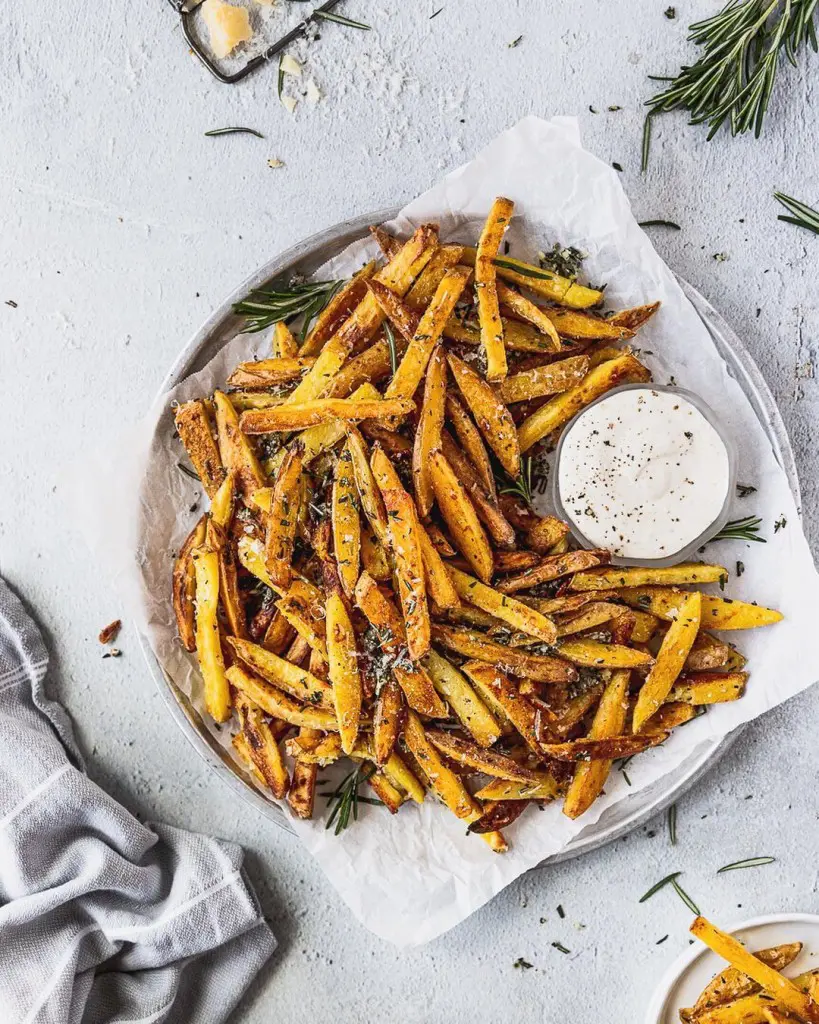 How To Bake Fries That Are Crispy and Golden Brown