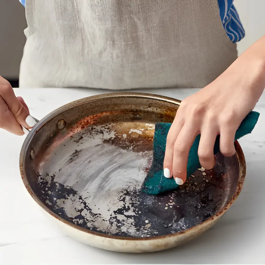 How To Clean A Burnt Pan (With Easy Steps)